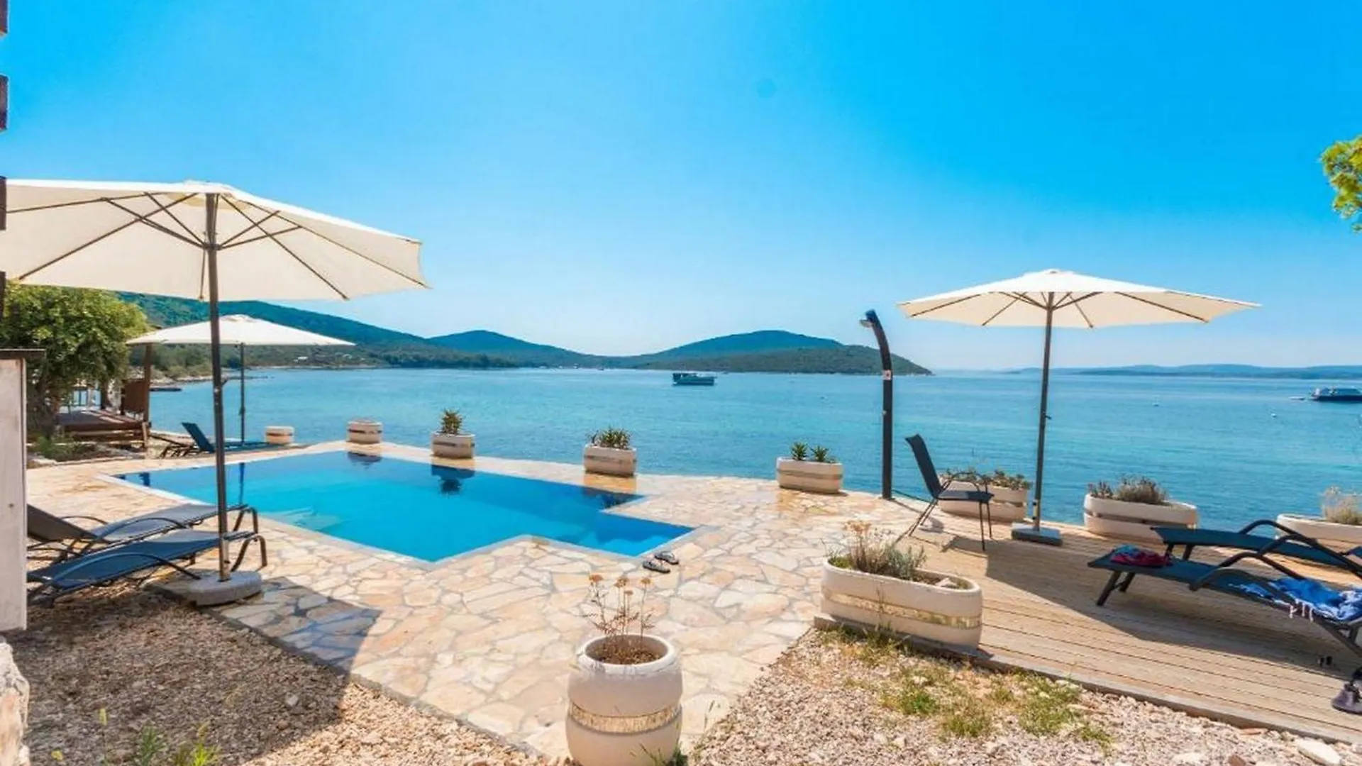 Seascape Bungalow With Terrace With Seaview Mali Pašman بيت للعطل